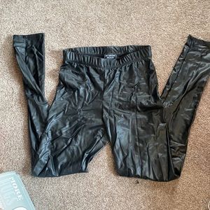 Donating 11/1 Black faux leather leggings